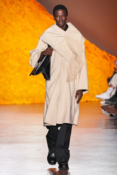 Look 8